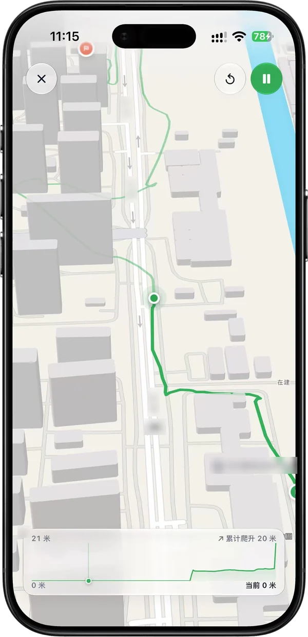 一次真实户外跑步的 3D 路线回放,下面是海拔剖面